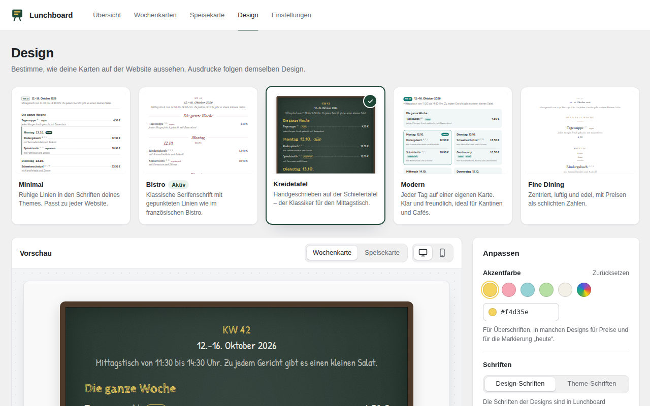 Fünf Designs mit Live-Vorschau, Akzentfarbe und Schriften – für Desktop und Handy.